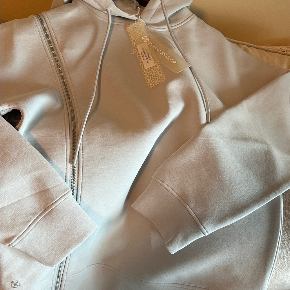 DEVON WINDSOR sea salt Vida sweatpants and Hoodie / Sweatpants Set - Picture 7 of 10